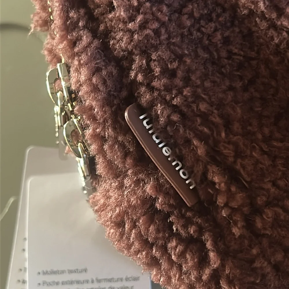 🆕 LULULEMON Athletica Everywhere Belt Bag Fleece LARGE 2L Brown Gold NWT - Picture 12 of 16